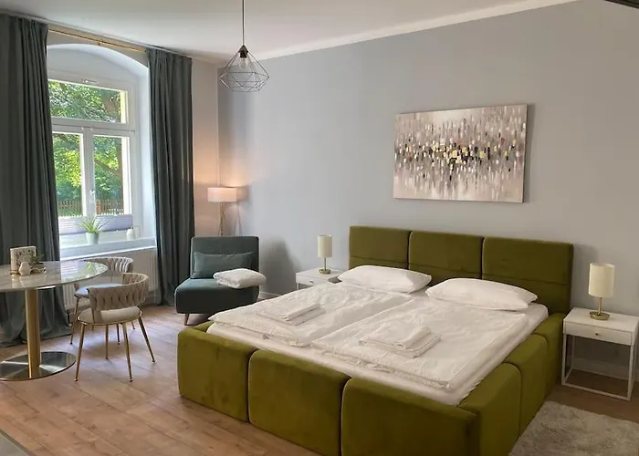 Modernes Apartment Mit Grosser Terrasse