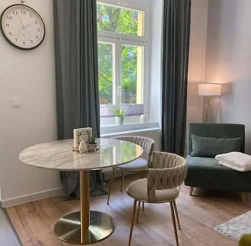 Modernes Apartment Mit Grosser Terrasse
